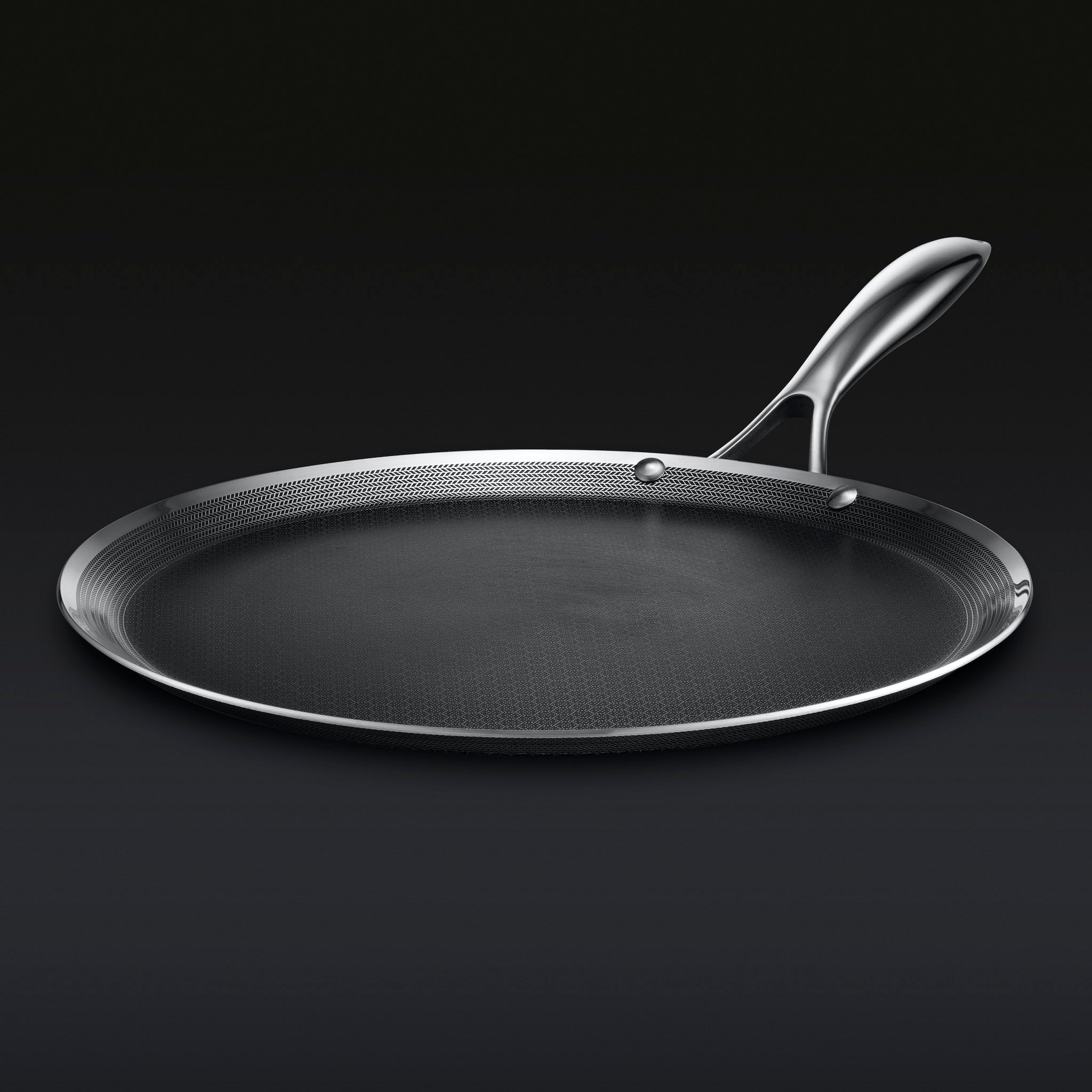 Hexclad_13inchGriddle_3_4_Body_BLACK_906d140d-8bbf-4a6c-9e1f-408593351889